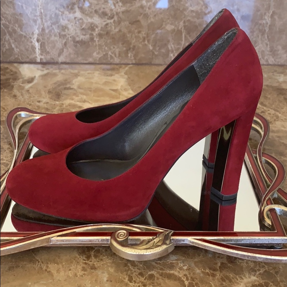 Stuart Weitzman suede pumps, sz 8 1/2 M - Picture 3 of 7